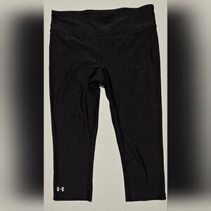 Women's black Under Armour Capris Leggings